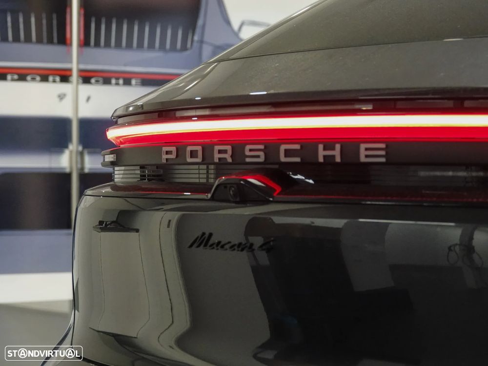 Porsche Macan Electric 4 - 5