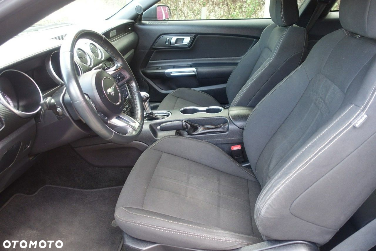 Ford Mustang - 7