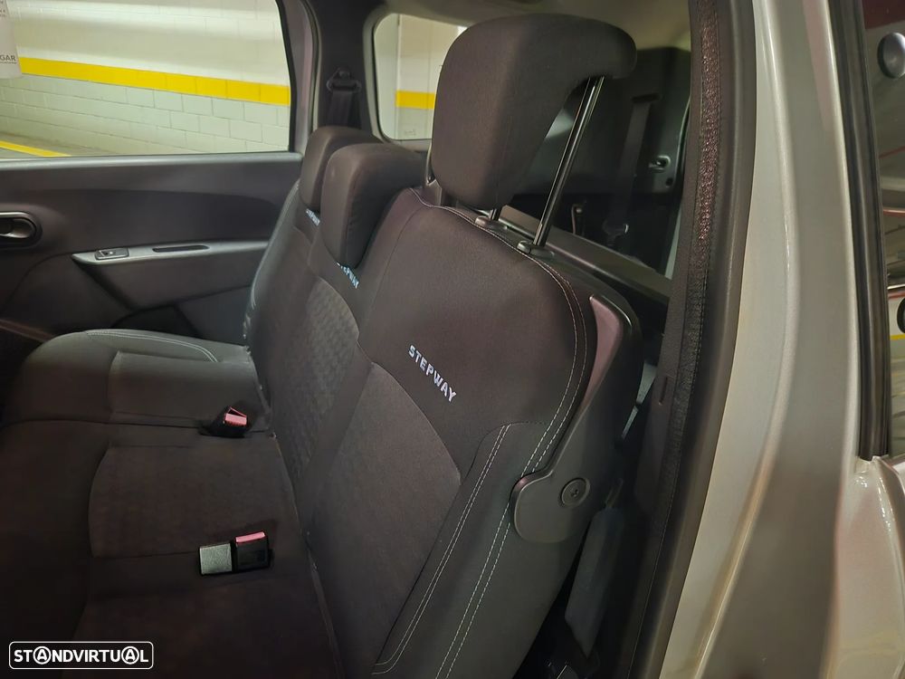 Dacia Lodgy 1.5 dCi Stepway 7L - 29