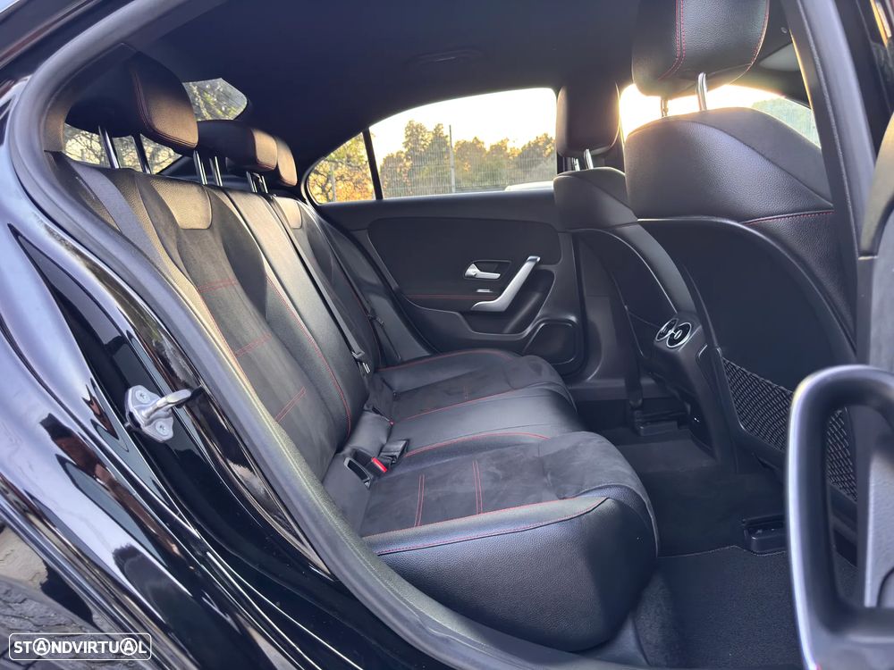 Mercedes-Benz A 180 Limousine d AMG Line Aut. - 35