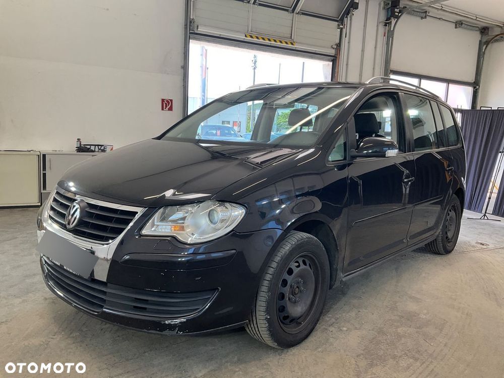 Volkswagen Touran - 10