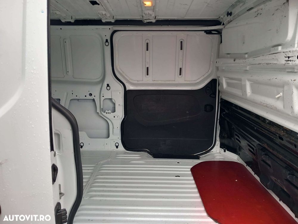 Opel Vivaro - 12