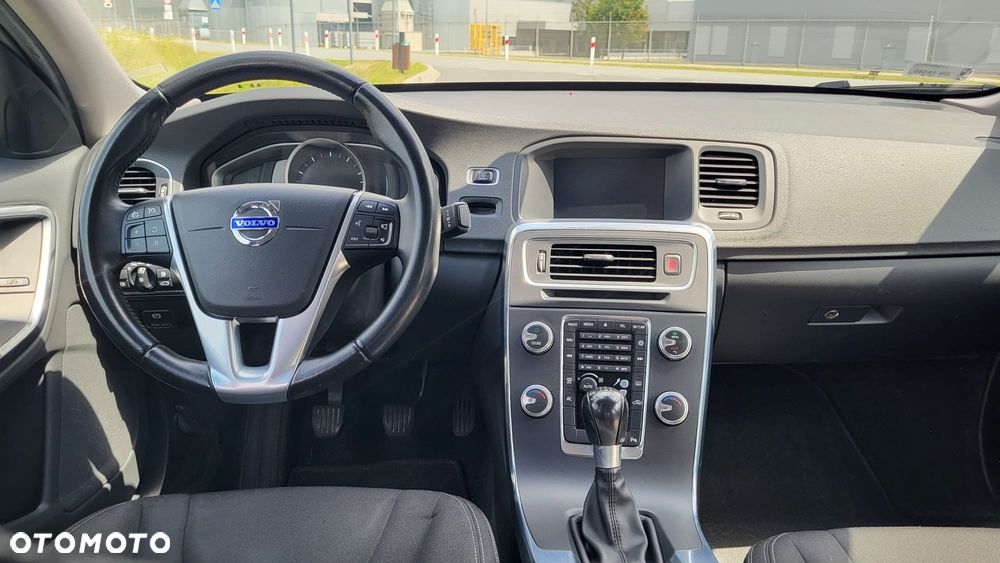 Volvo S60 T3 Kinetic - 10