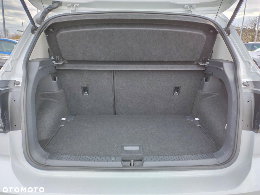 Volkswagen T-Cross - 13