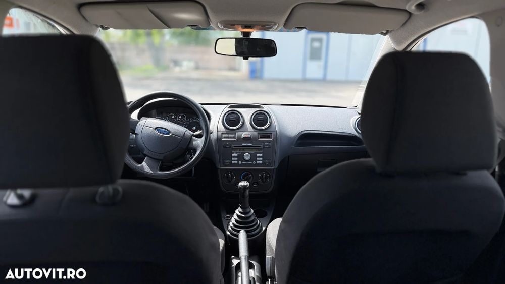 Ford Fiesta 1.3i Comfort - 6