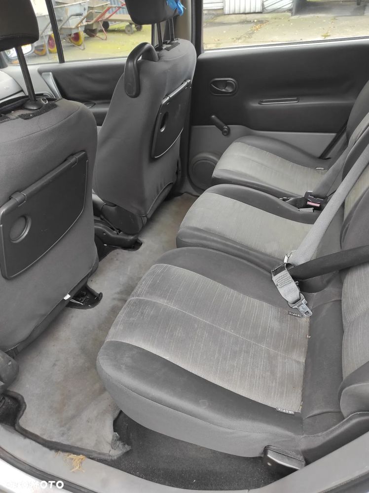 Renault Scenic 1.5 dCi Authentique - 6