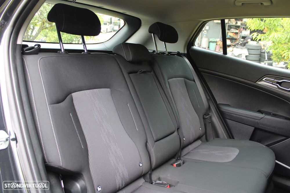 Kia Sportage 1.6 T-GDI AWD Base - 27