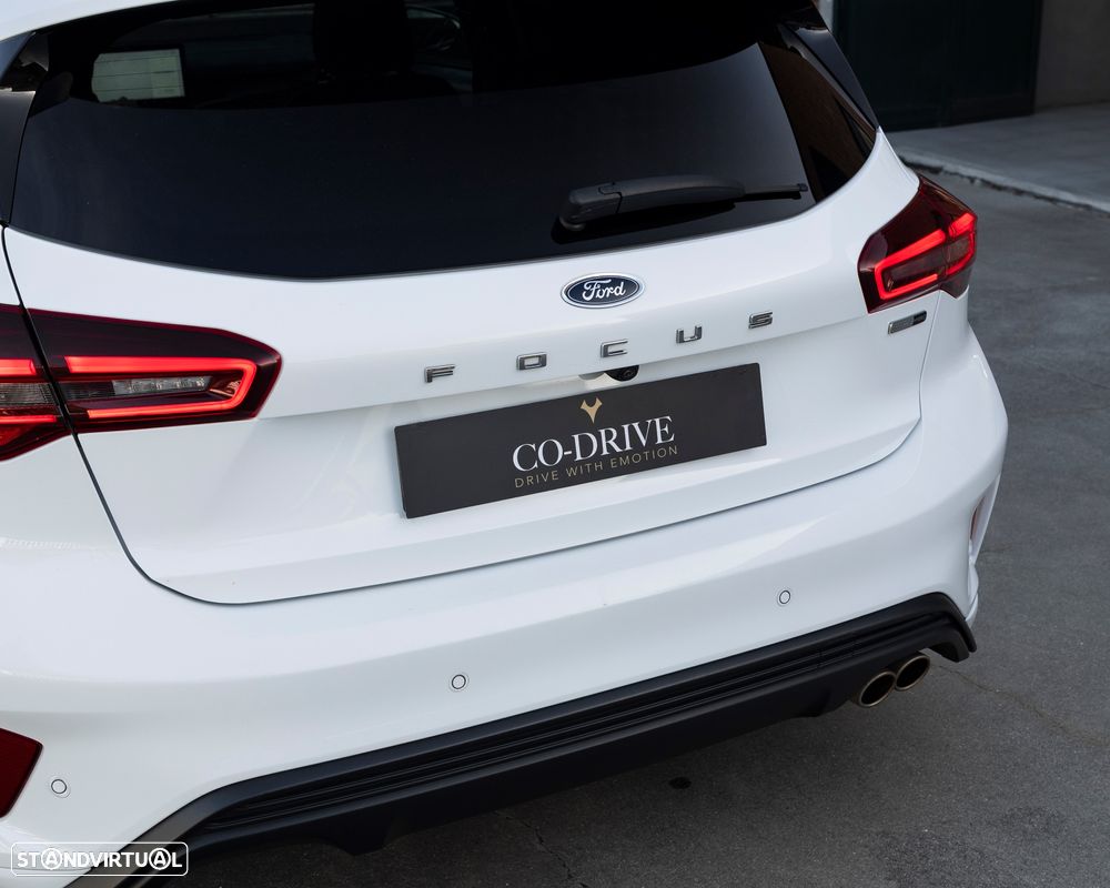 Ford Focus 1.0 EcoBoost MHEV ST-Line X - 26