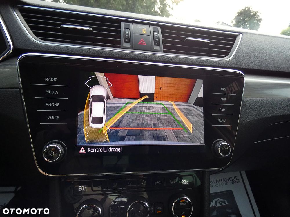 Skoda Superb 2.0 TDI SCR Style DSG - 22