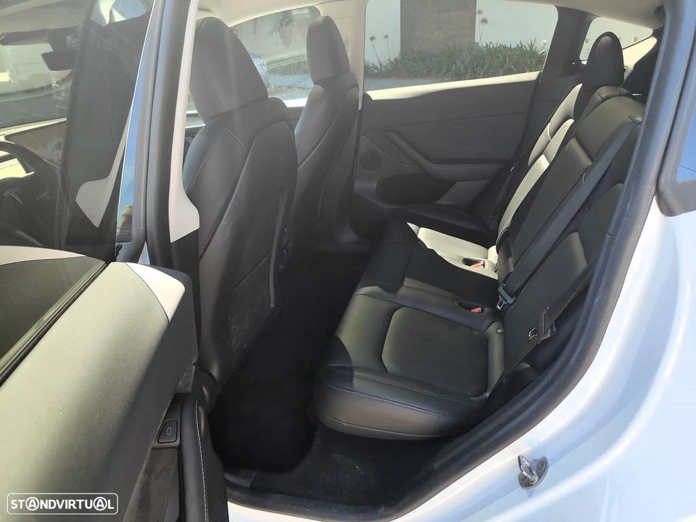 Tesla Model Y Standard - 14