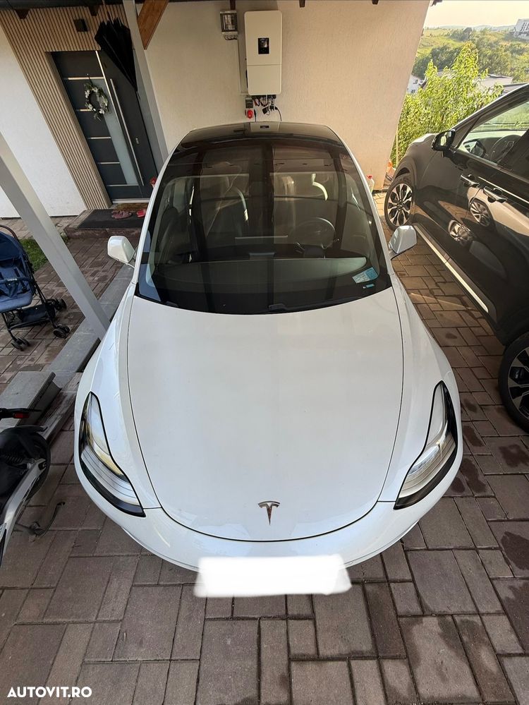 Tesla Model 3 Performance - 2