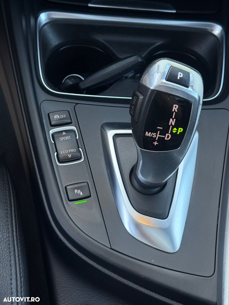 BMW Seria 3 320d Aut. - 18