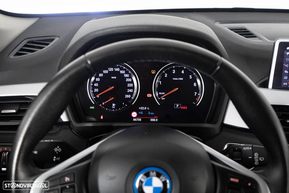BMW X1 25 e xDrive Corporate Edition - 23