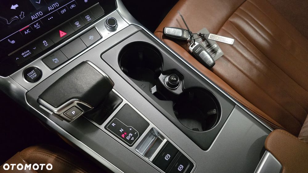 Audi A6 Avant 40 TDI quattro S tronic S line - 27