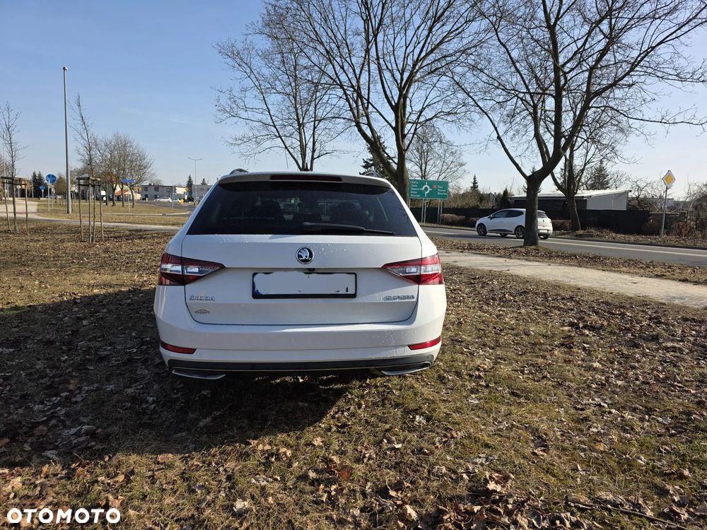Skoda Superb 2.0 TDI Sportline DSG - 30