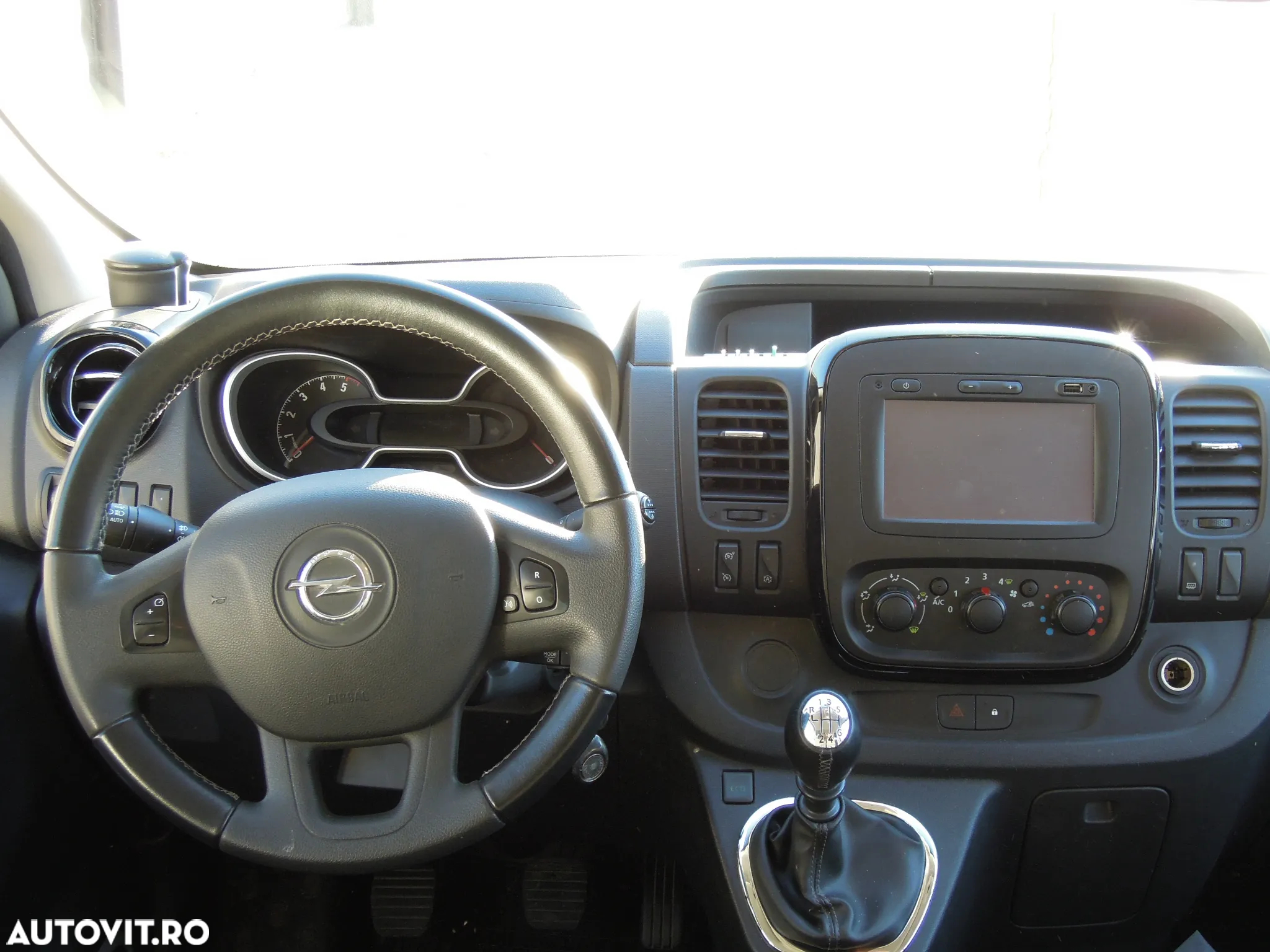 Opel Vivaro 1.6 TwinTurbo CDTI Life L2H1 2.7 t Start/Stop - 9