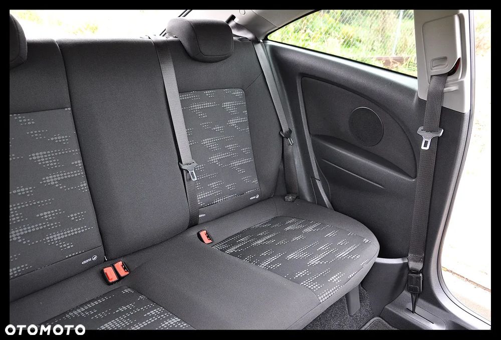 Opel Corsa 1.4 16V Satellite - 24