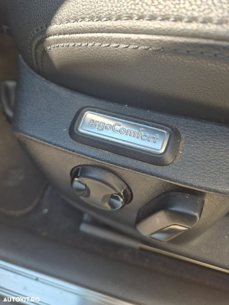 Volkswagen Passat - 12