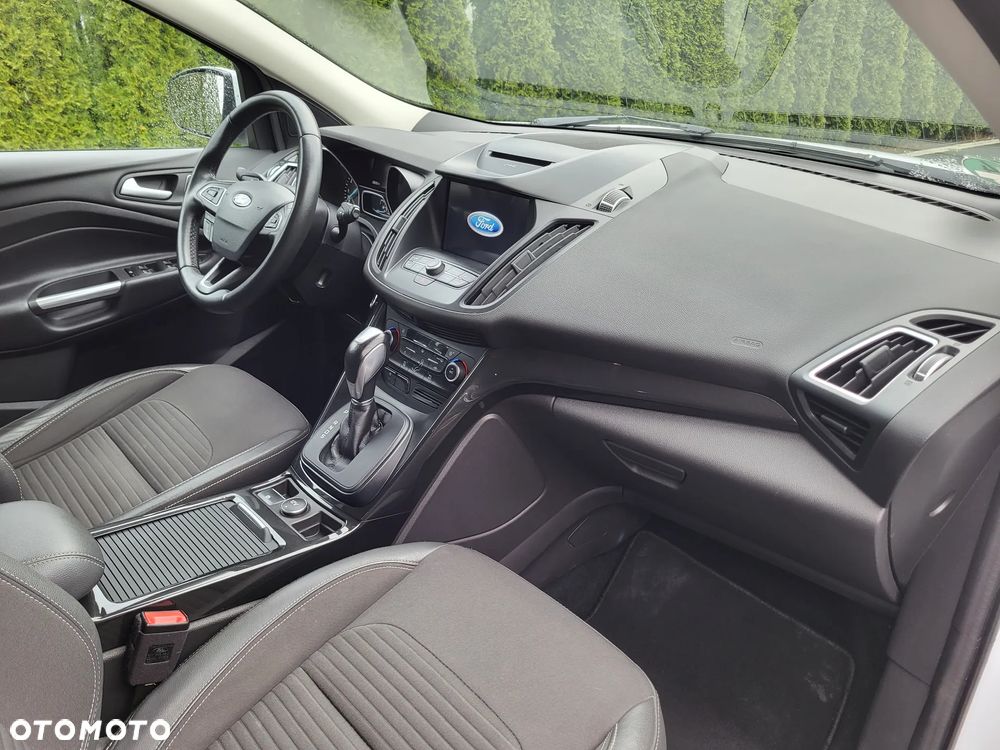 Ford Kuga 1.5 EcoBoost 2x4 Titanium - 11