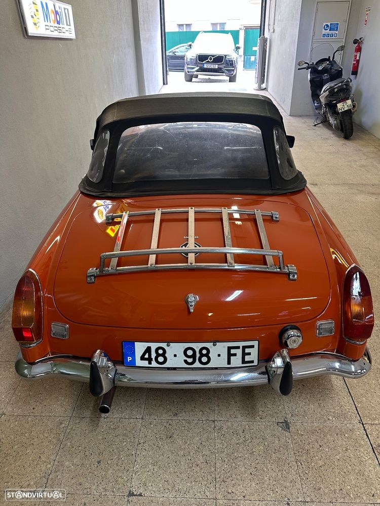 MG MGB - 10