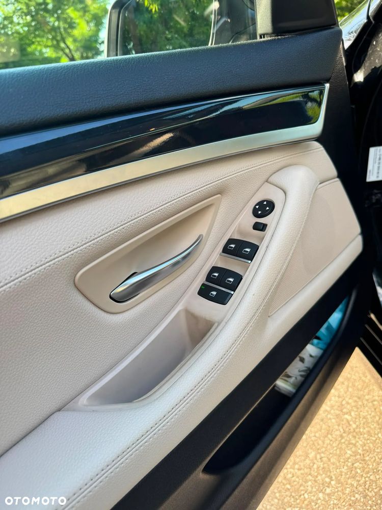 BMW Seria 5 520d xDrive - 20