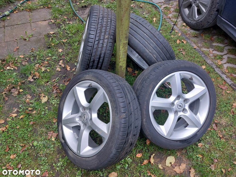 Opel Astra 1.9 CDTI Cosmo - 24