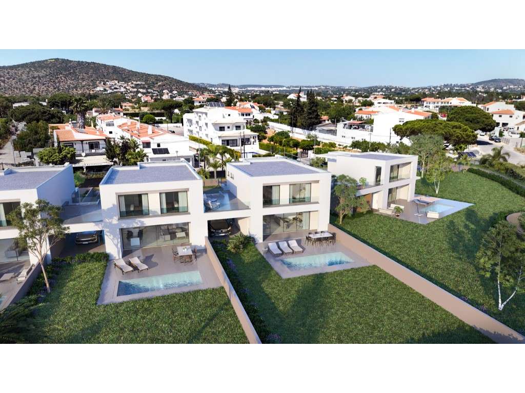 Moradia Excepcional com Piscina e Jardim Privado na zona da Cascalh... - Grande imagem: 2/45