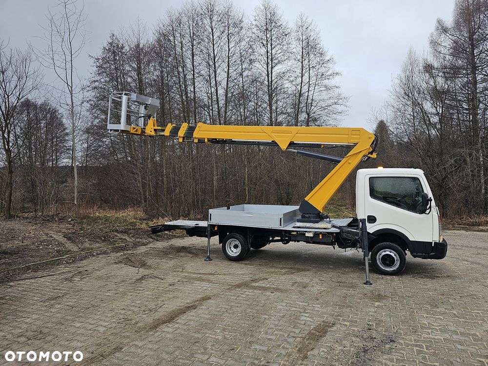 Nissan Cabstar . 2,5 diesel. - 1