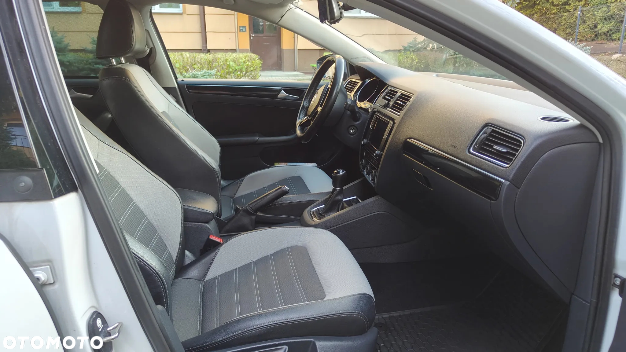 Volkswagen Jetta 1.4 TSI BMT Highline - 9