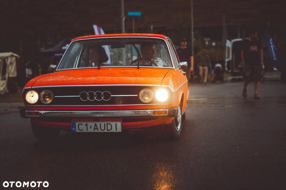 Audi 100 - 2