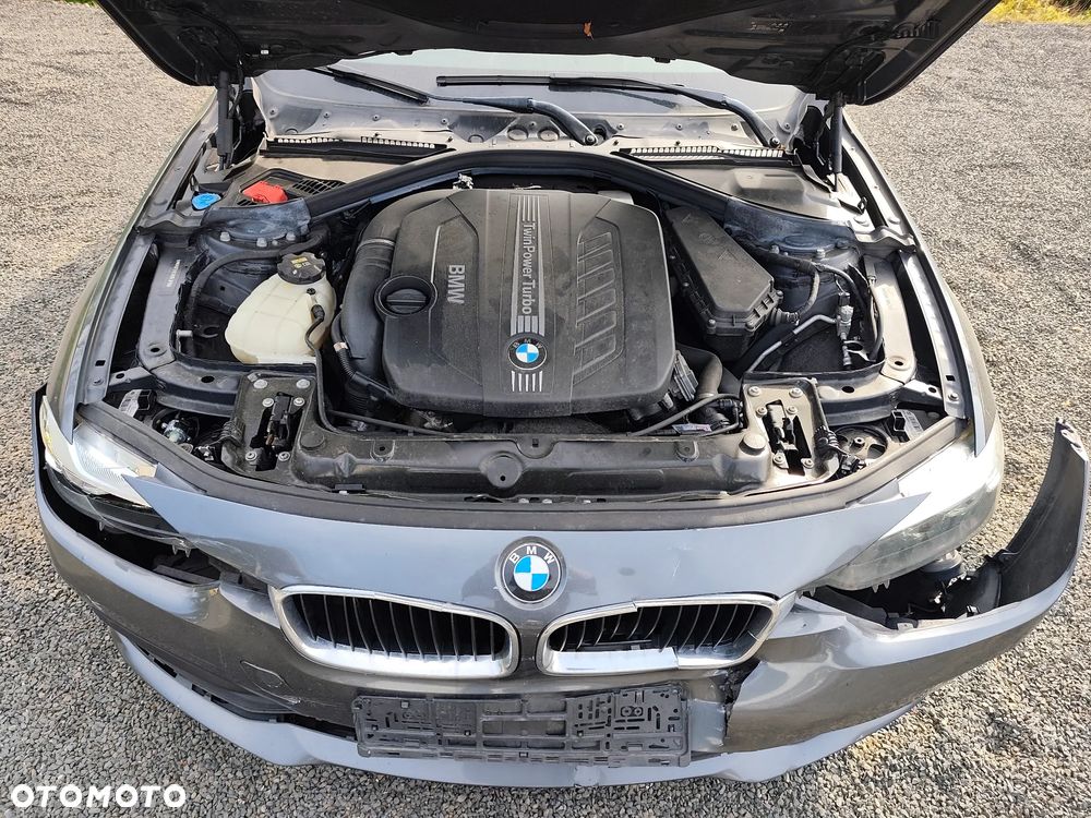 BMW Seria 3 330d xDrive Luxury Line - 31