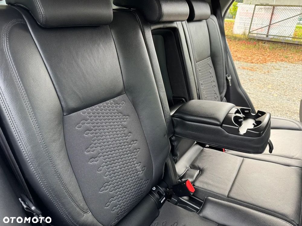 Land Rover Discovery Sport - 28