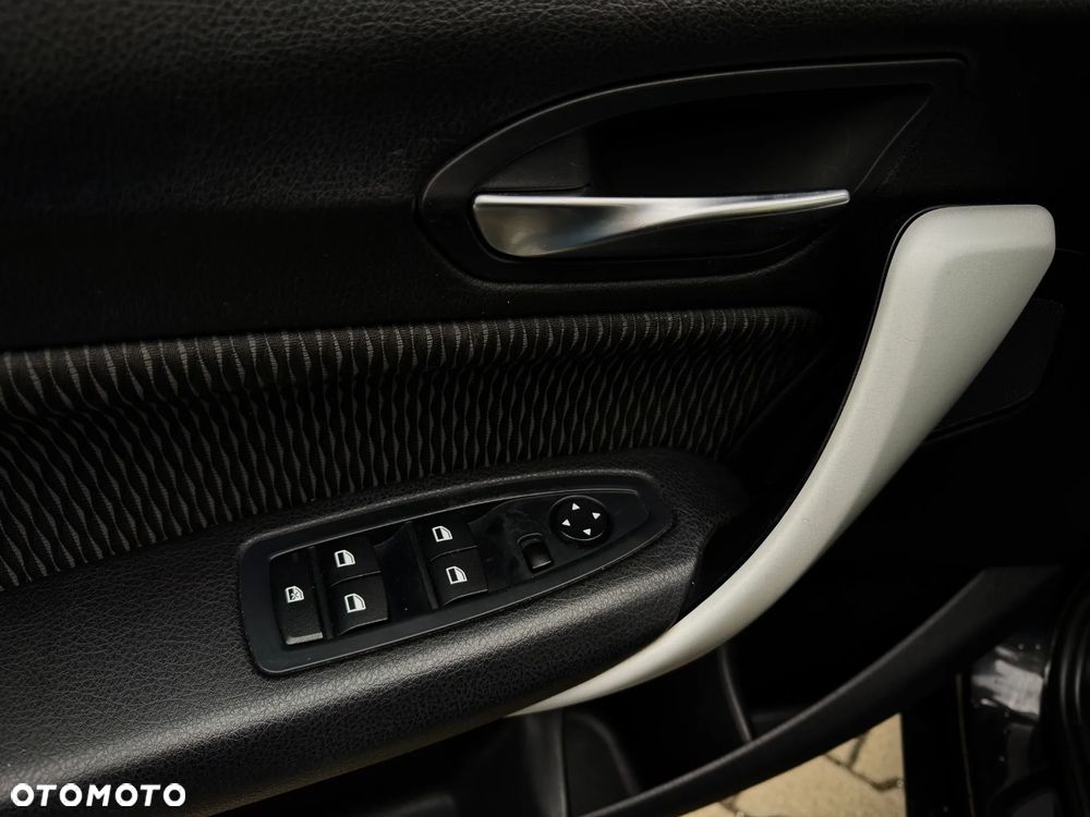 BMW Seria 1 114i - 12