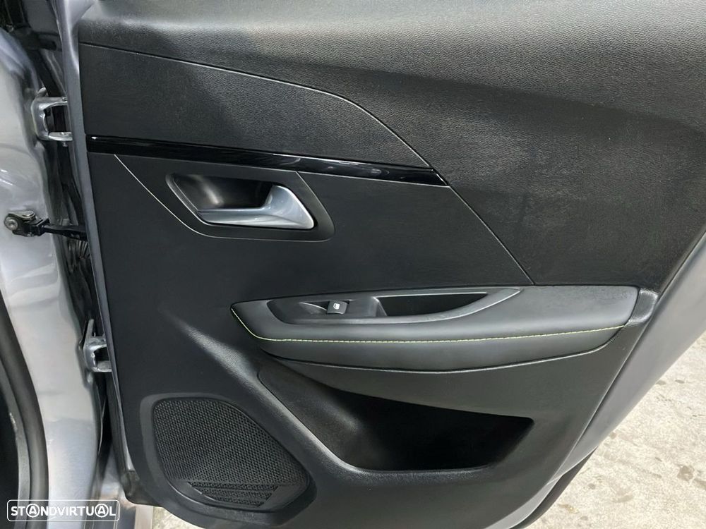 Peugeot e-208 50 kWh GT - 24