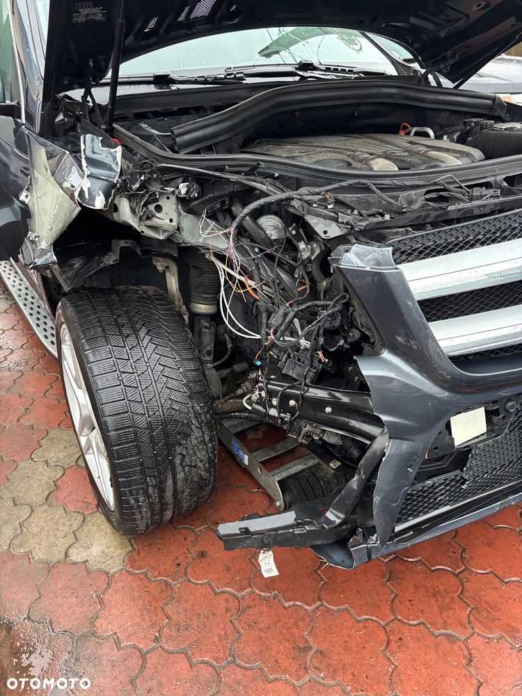 Mercedes-Benz GL - 9