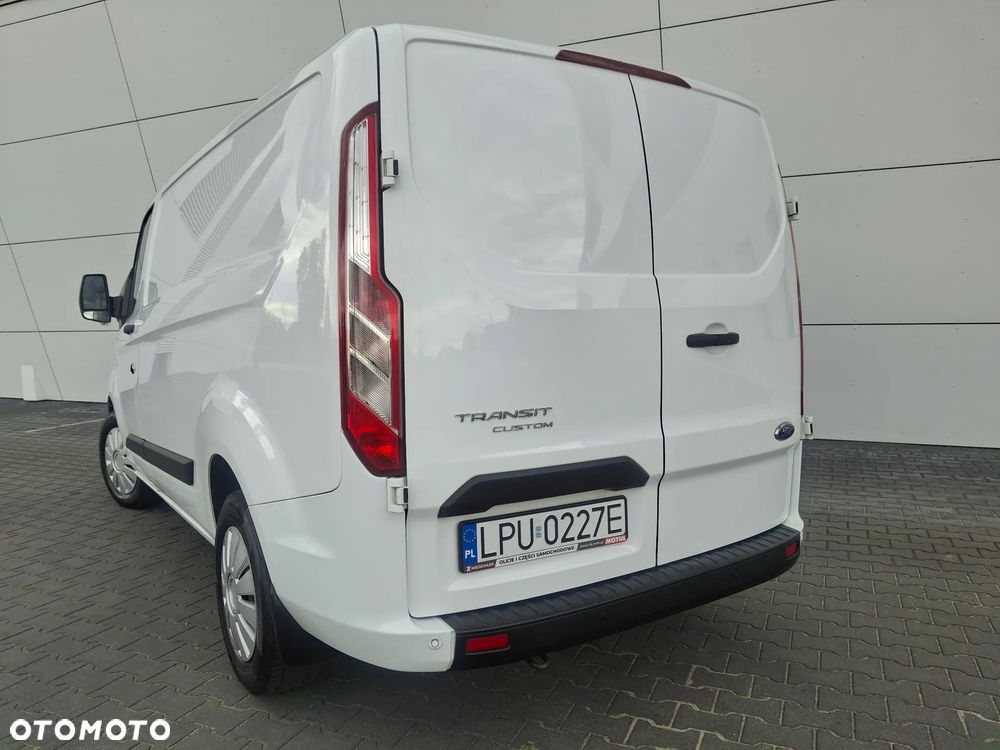 Ford TRANSIT CUSTOM - 18