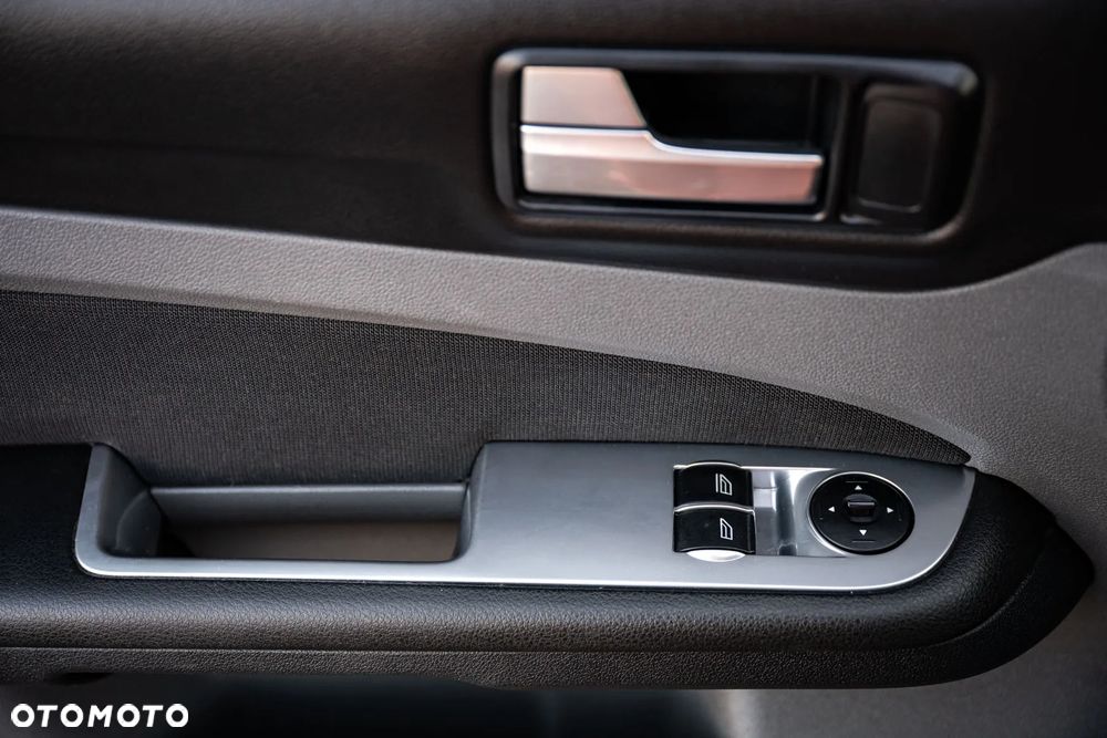 Ford Focus 1.6 Trend + - 25