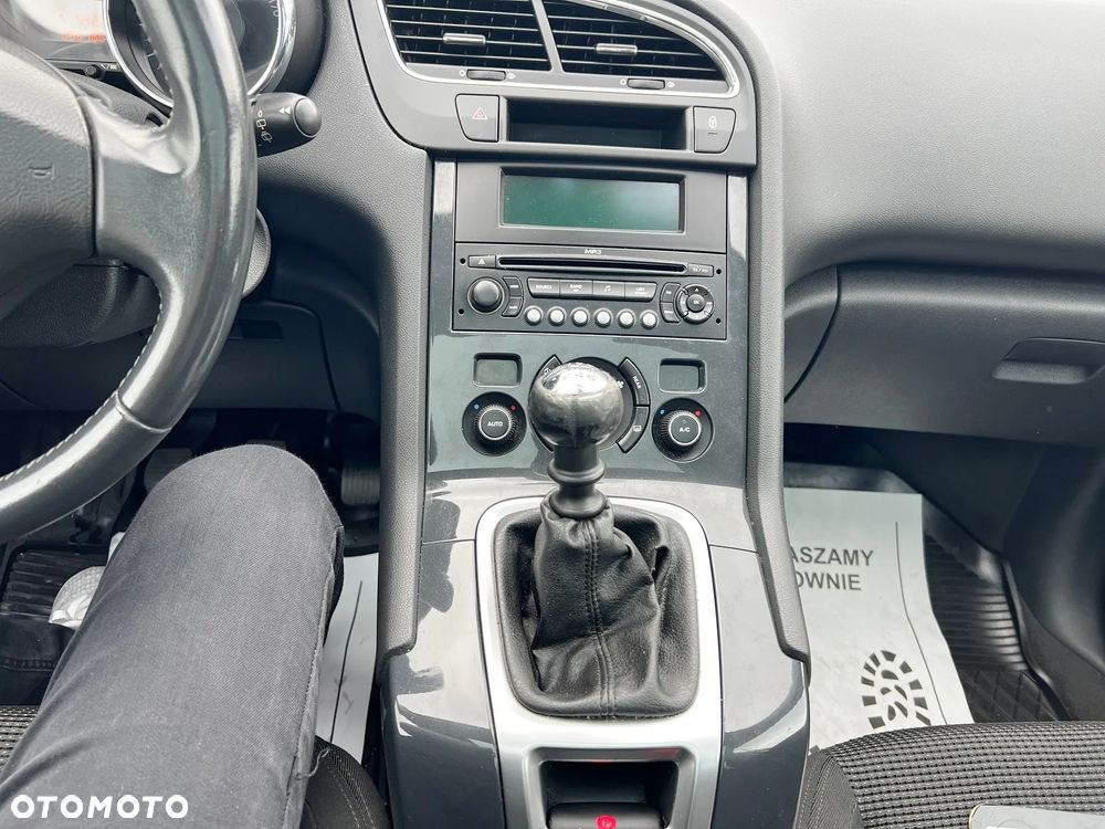 Peugeot 5008 1.6 HDi Premium - 24