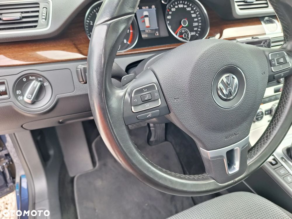 Volkswagen Passat 1.4 TSI DSG BlueMotion Technology Exclusive - 29