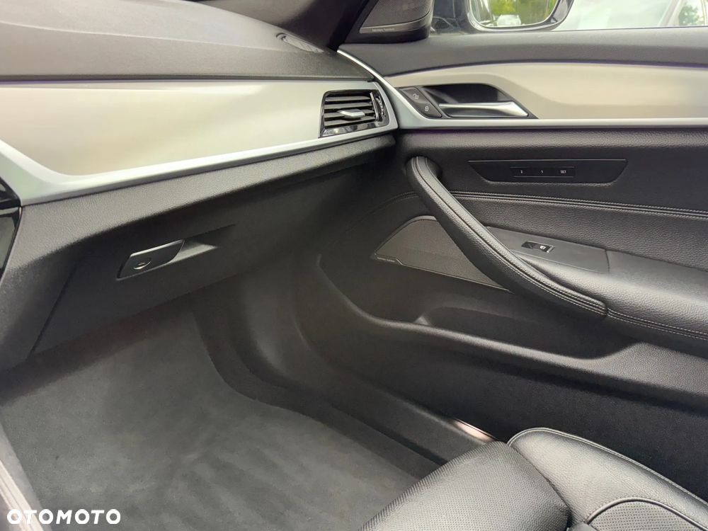 BMW Seria 5 540d xDrive M Sport sport - 26