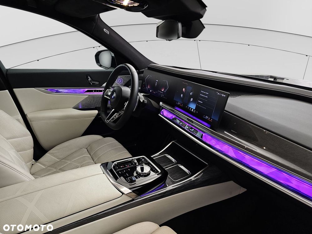 BMW Seria 7 - 38