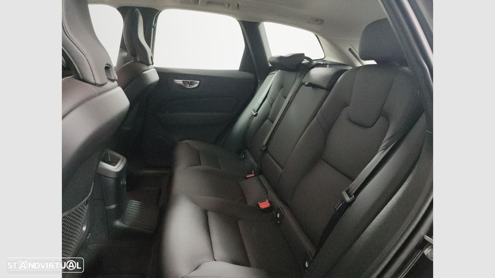 Volvo XC 60 2.0 T6 PHEV Plus Dark AWD - 17