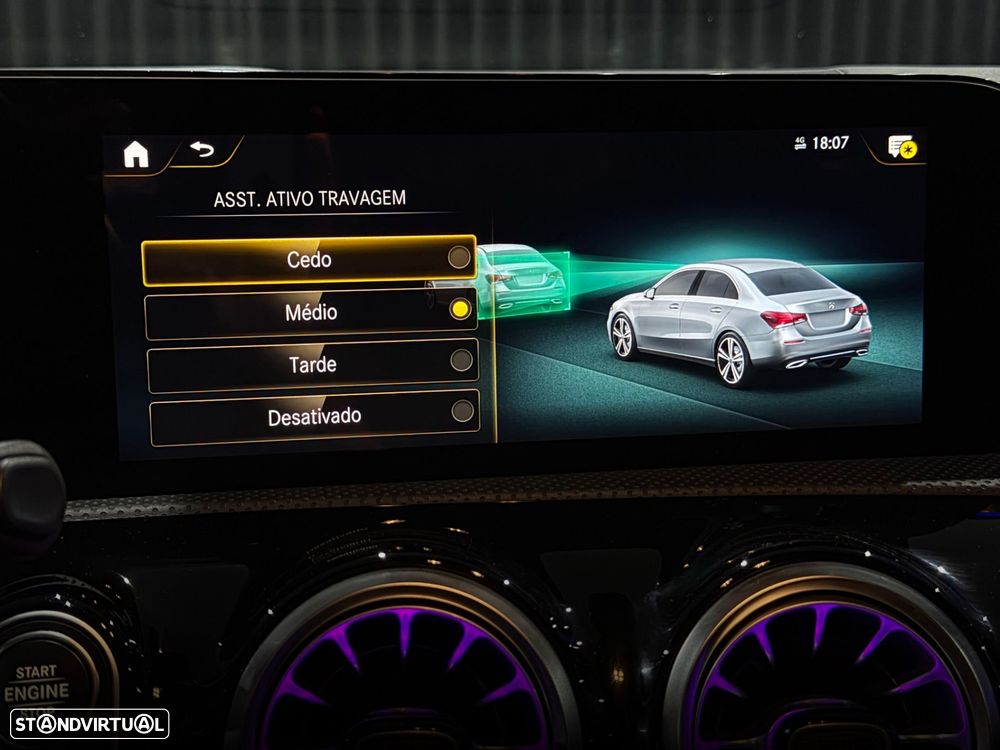 Mercedes-Benz A 250 Limousine e 8G-DCT AMG Line - 32