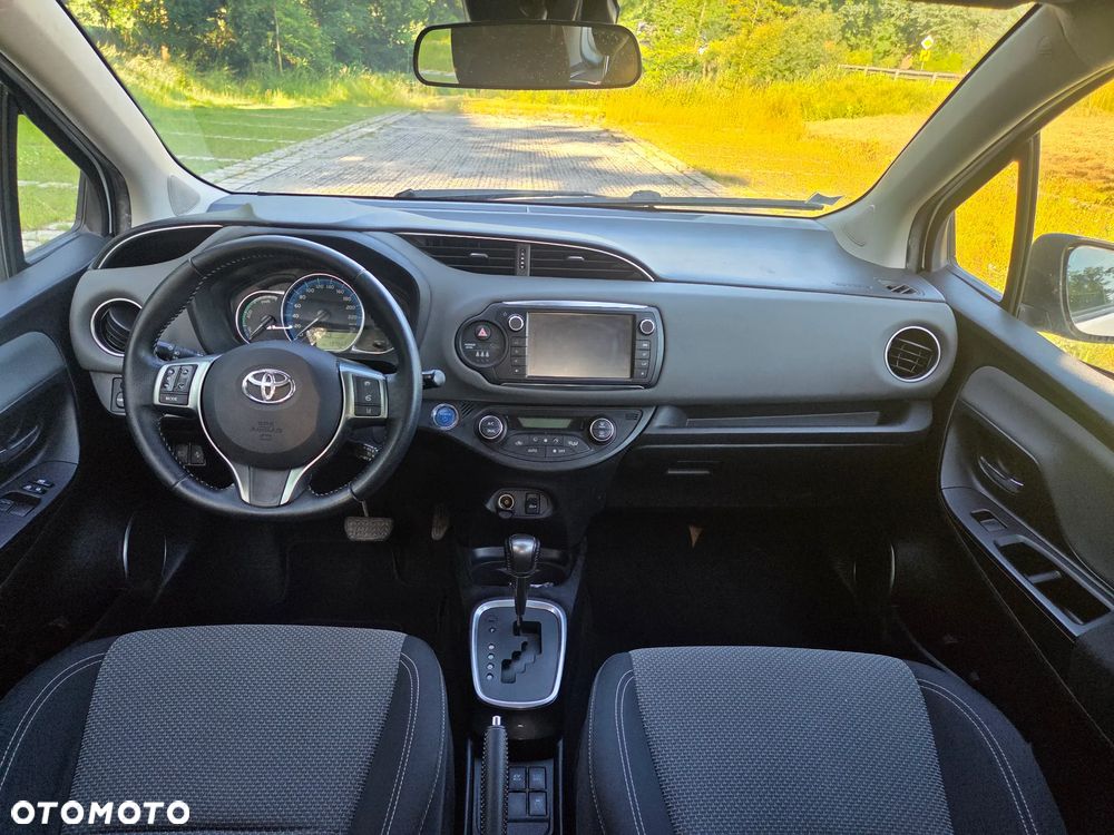 Toyota Yaris Hybrid 100 Premium EU6 - 13