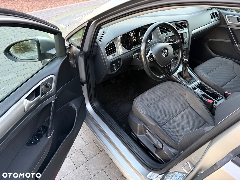 Volkswagen Golf - 19