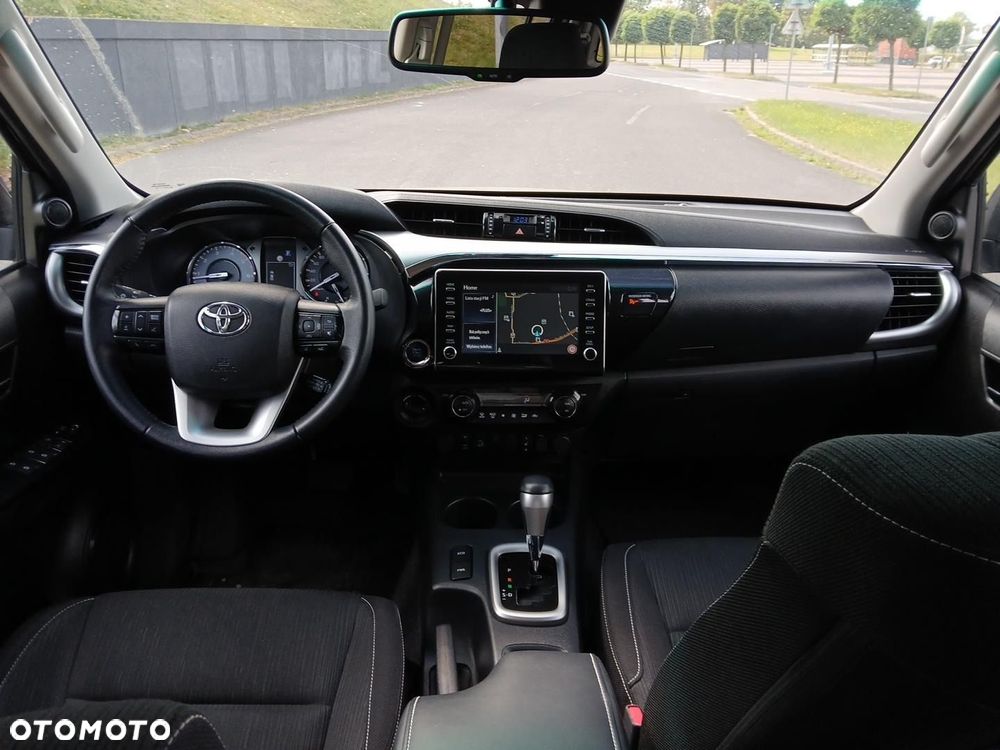 Toyota Hilux 2.8 D-4D Double Cab SR5 4x4 - 26