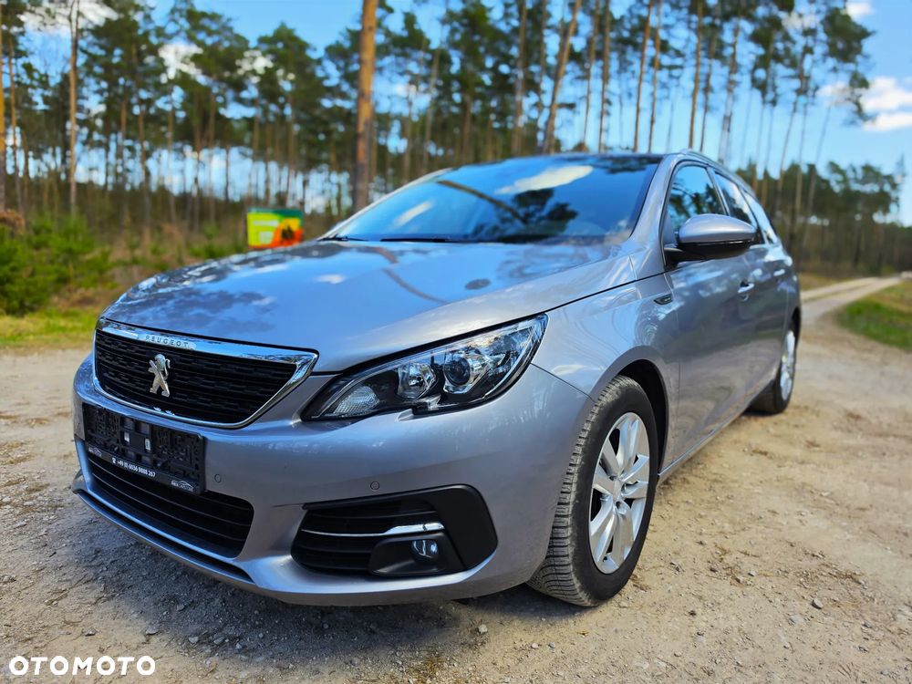 Peugeot 308 BlueHDi 130 EAT8 Stop & Start Allure Pack - 8