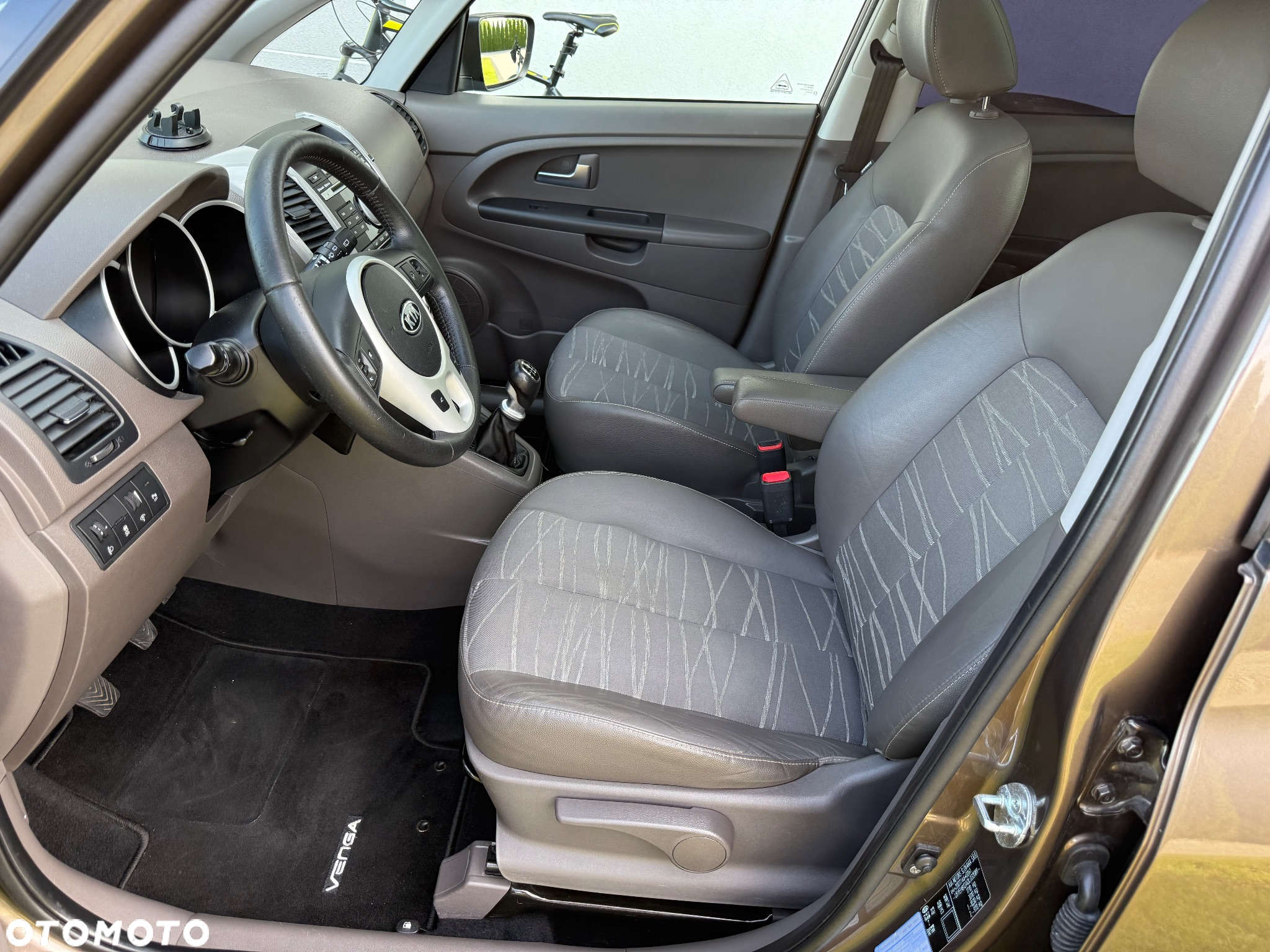 Kia Venga 1.6 CVVT Platinum Edition - 6