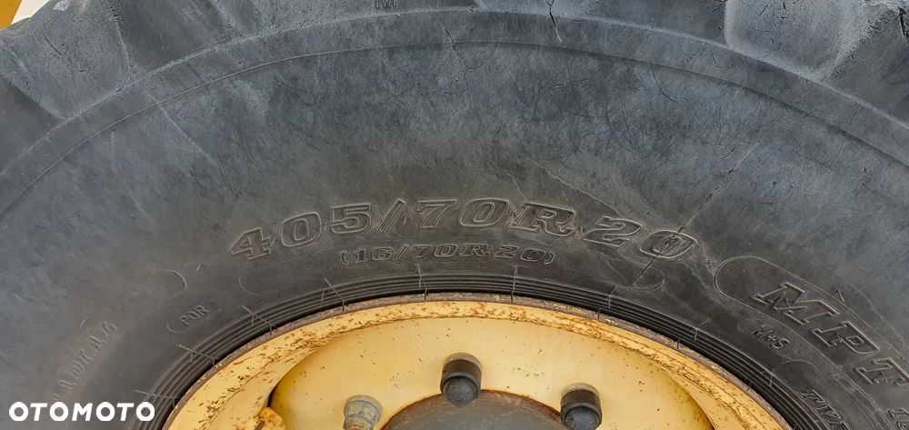 New Holland F106.7A - 27