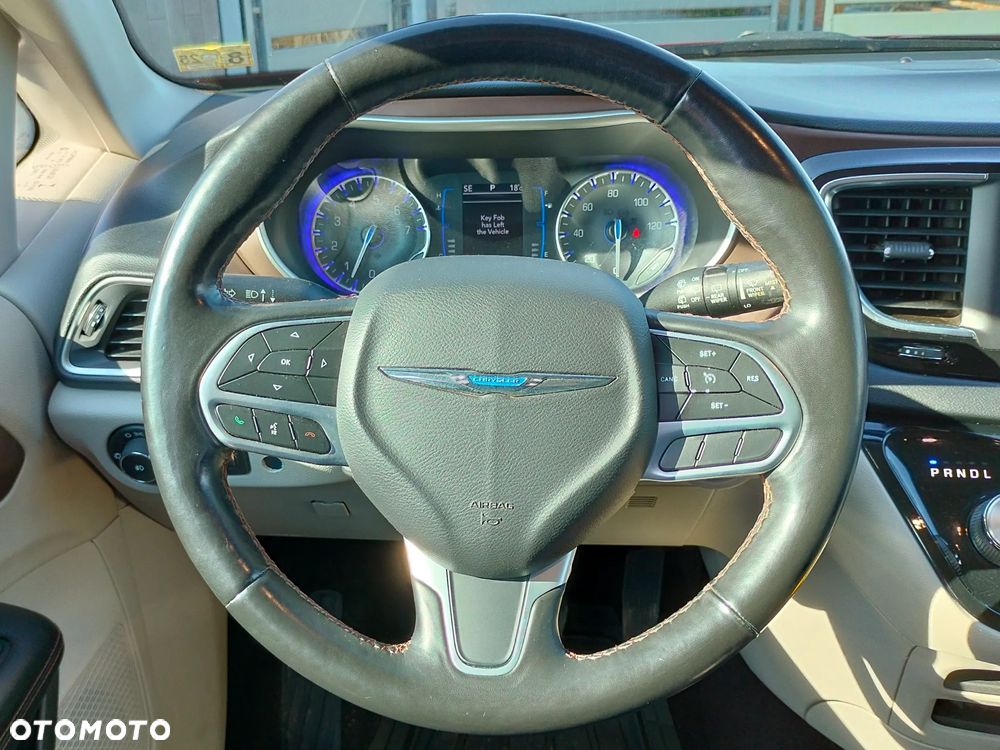 Chrysler Pacifica - 19